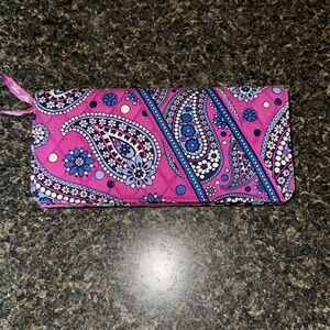 Vera Bradley magnetic wallet